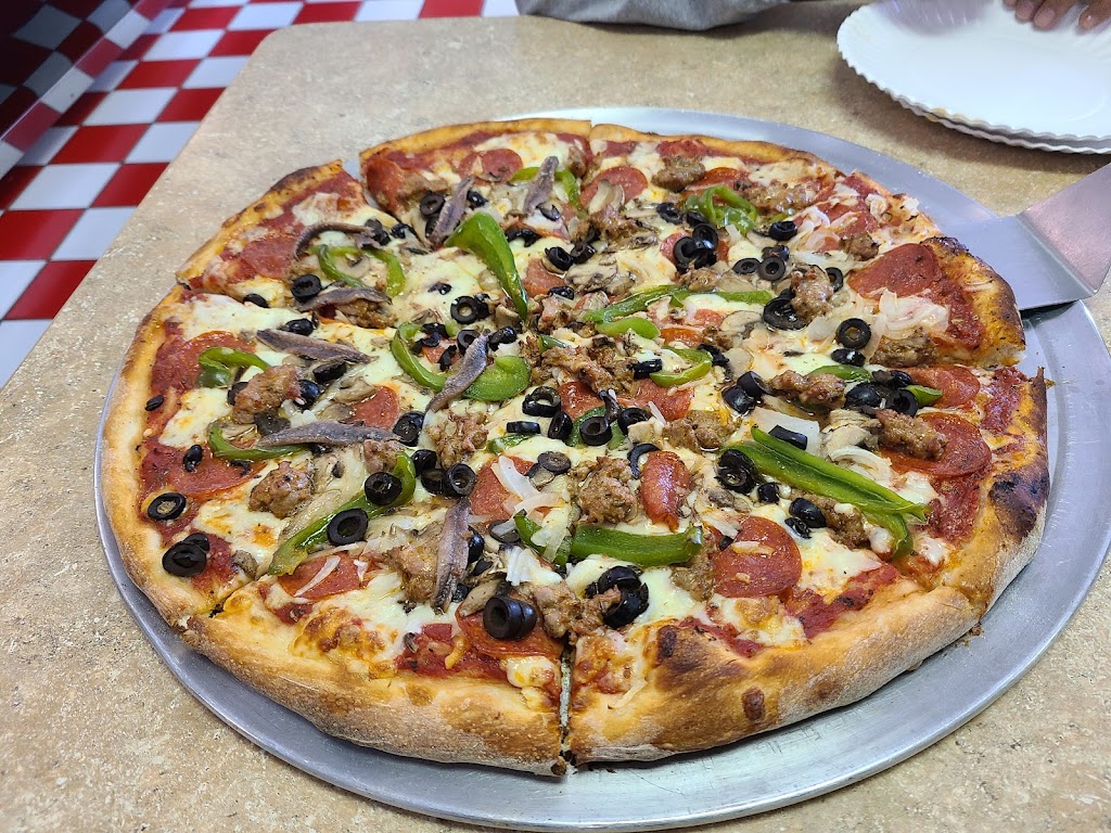 Leones Italian Market & Pizzeria | restaurant | 916 SE 14th Ave, Cape Coral, FL 33990, USA | 2394580013 OR +1 239-458-0013