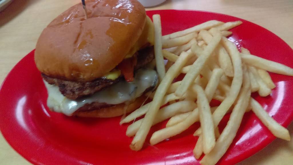 G&L Chili Dogs | meal takeaway | 771 W Sherman Blvd, Norton Shores, MI 49441, USA | 2317331505 OR +1 231-733-1505