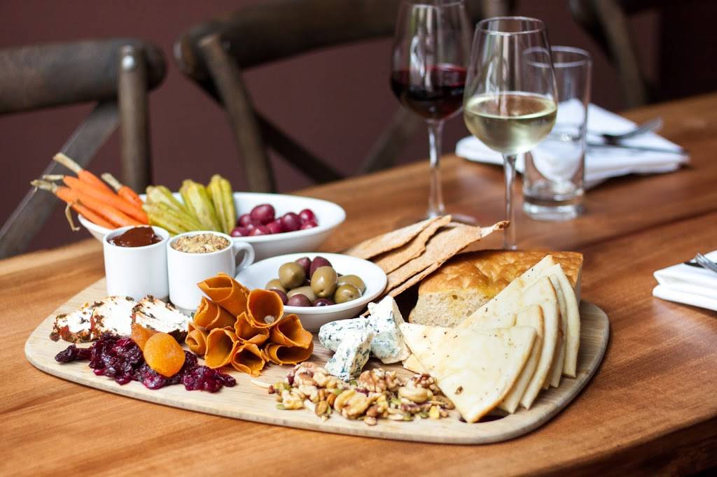 Bridge Tap House & Wine Bar | restaurant | 1004 Locust St, St. Louis, MO 63101, USA | 3142418141 OR +1 314-241-8141