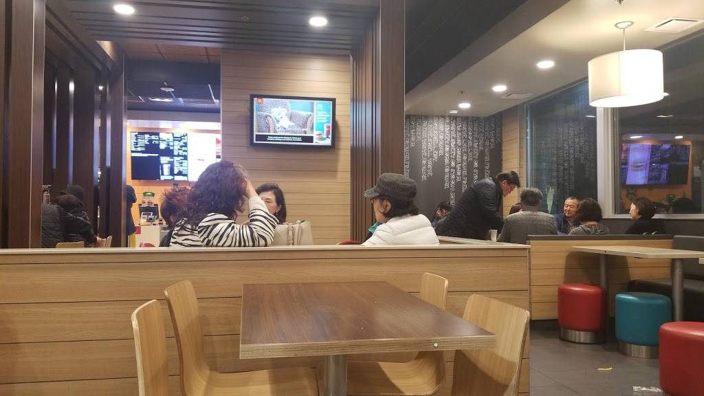 McDonalds | cafe | 825 E Imperial Hwy, Brea, CA 92821, USA | 7145295791 OR +1 714-529-5791