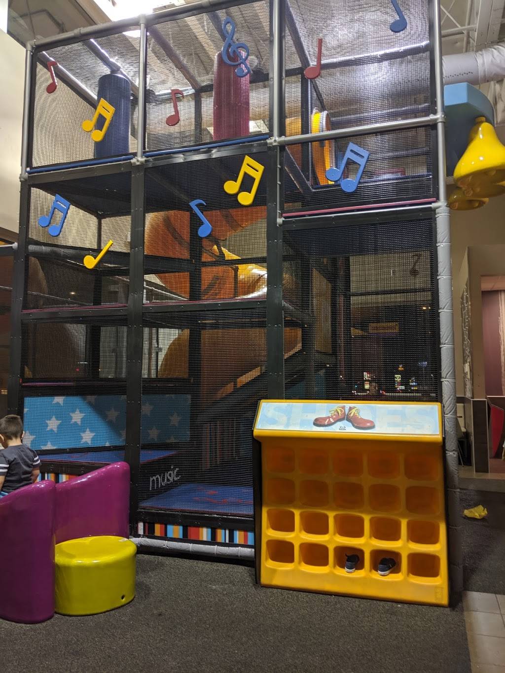 McDonalds | cafe | 7900 N Mesa St, El Paso, TX 79932, USA | 9155816423 OR +1 915-581-6423