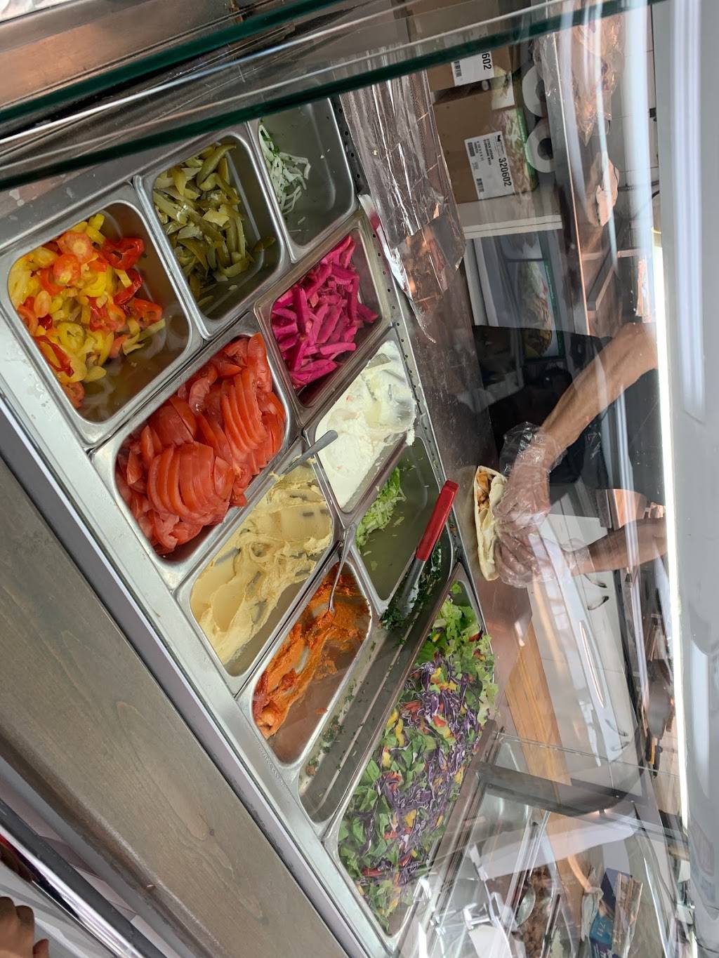 Restaurant Adonis | restaurant | 200 Prom. du Portage, Gatineau, QC J8X 4B7, Canada | 8197788922 OR +1 819-778-8922