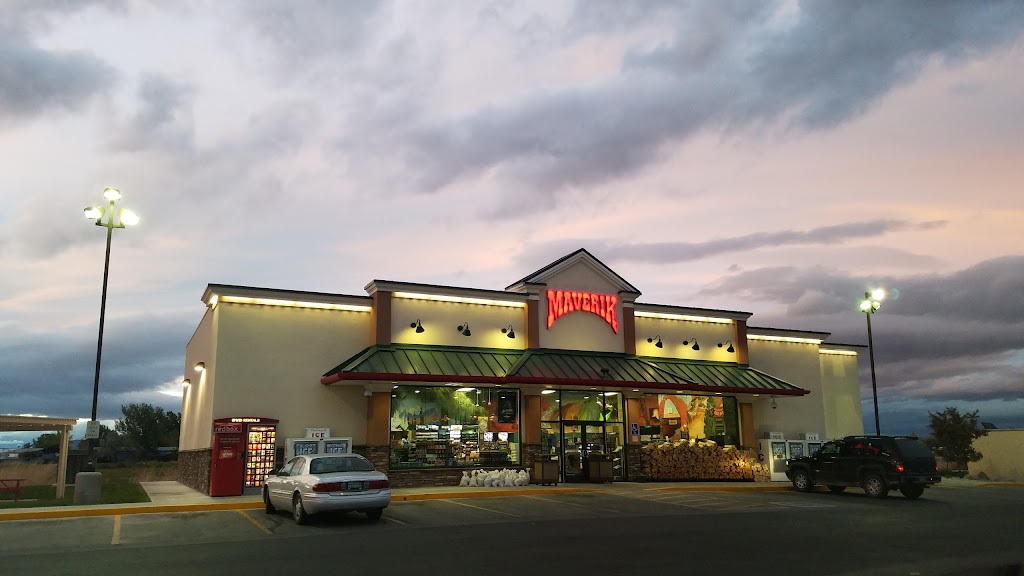 Maverik Adventures First Stop | restaurant | 402 W Goldfield Ave, Yerington, NV 89447, USA | 7754637765 OR +1 775-463-7765