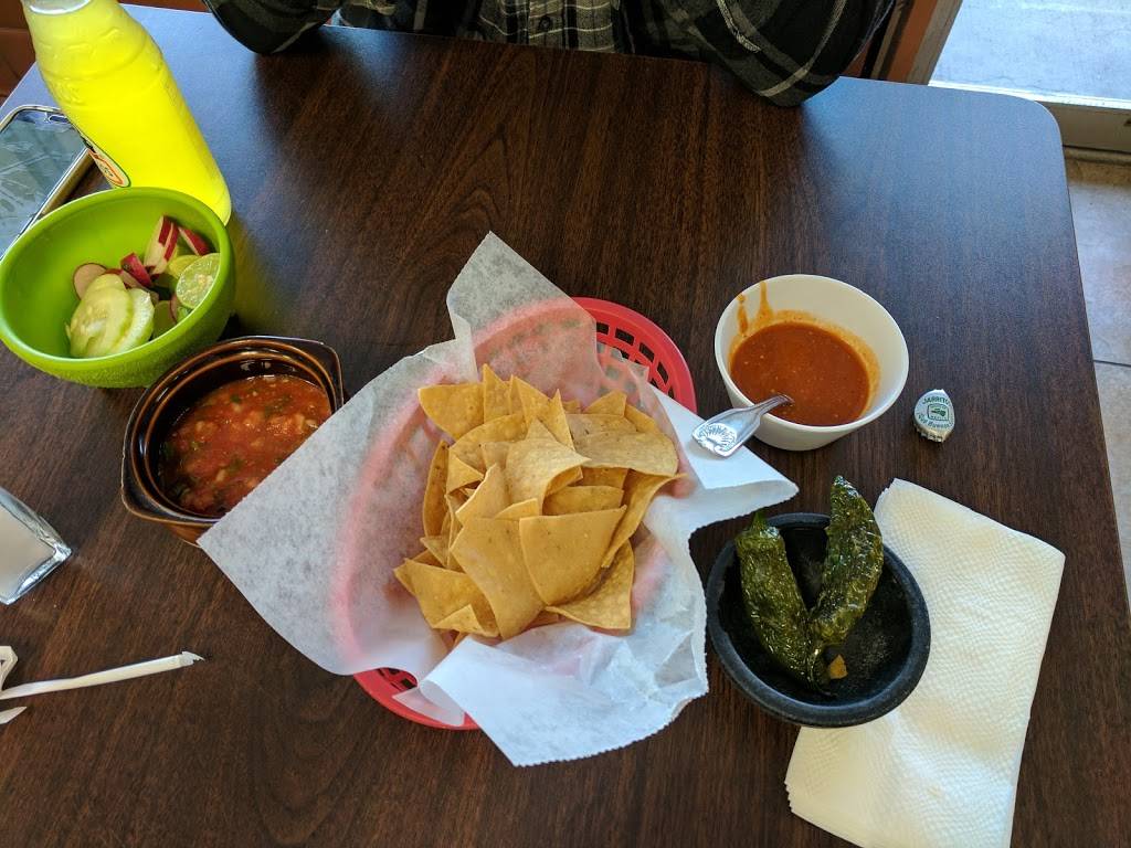 Tacos La Perla | restaurant | 12823 Normandie Ave, Gardena, CA 90249, USA | 3105325207 OR +1 310-532-5207