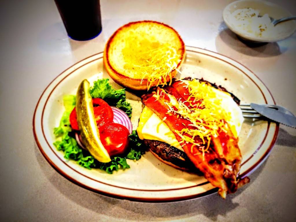 Columbus Family Restaurant | restaurant | 224 Dix St, Columbus, WI 53925, USA | 9206232440 OR +1 920-623-2440