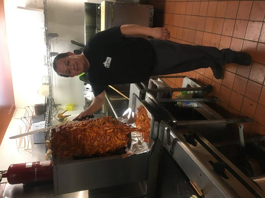 Mi Tierra Mexican Food & Market | restaurant | 17529 Sierra Hwy #13, Santa Clarita, CA 91351, USA | 6612995344 OR +1 661-299-5344