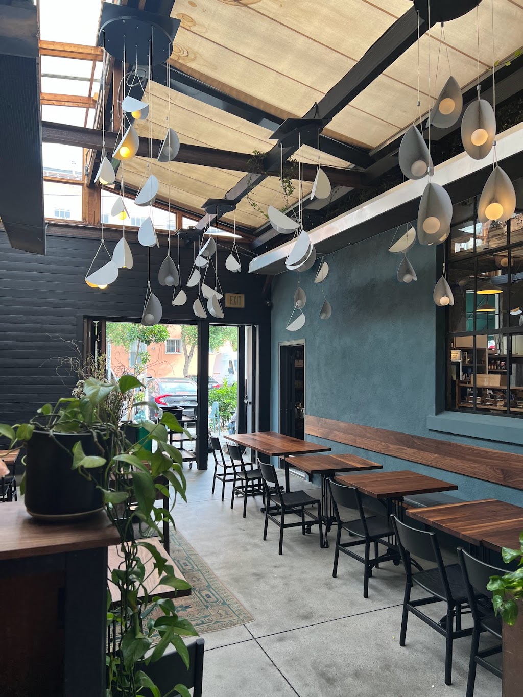 Flour + Water Pasta Shop | restaurant | 3000 20th St, San Francisco, CA 94110, USA | 4154712998 OR +1 415-471-2998