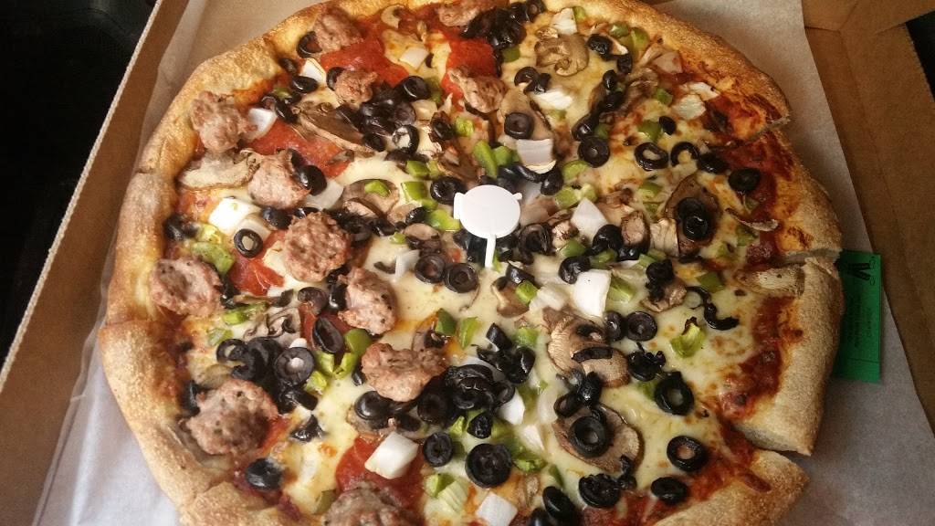 Master Pizza | restaurant | 6643 Mayfield Rd, Mayfield Heights, OH 44124, USA | 4404491516 OR +1 440-449-1516