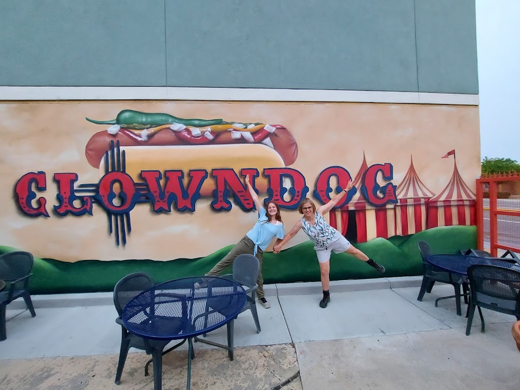 Clowndog Hot Dog Parlor | restaurant | 3624 Central Ave SE, Albuquerque, NM 87108, USA | 5052550052 OR +1 505-255-0052