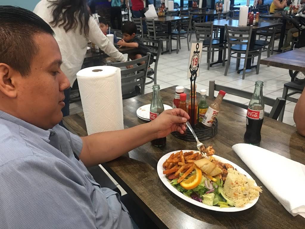 Mariscos El Vallartazo | restaurant | 1939 Franciscan Way, West Chicago, IL 60185, USA | 6305628730 OR +1 630-562-8730