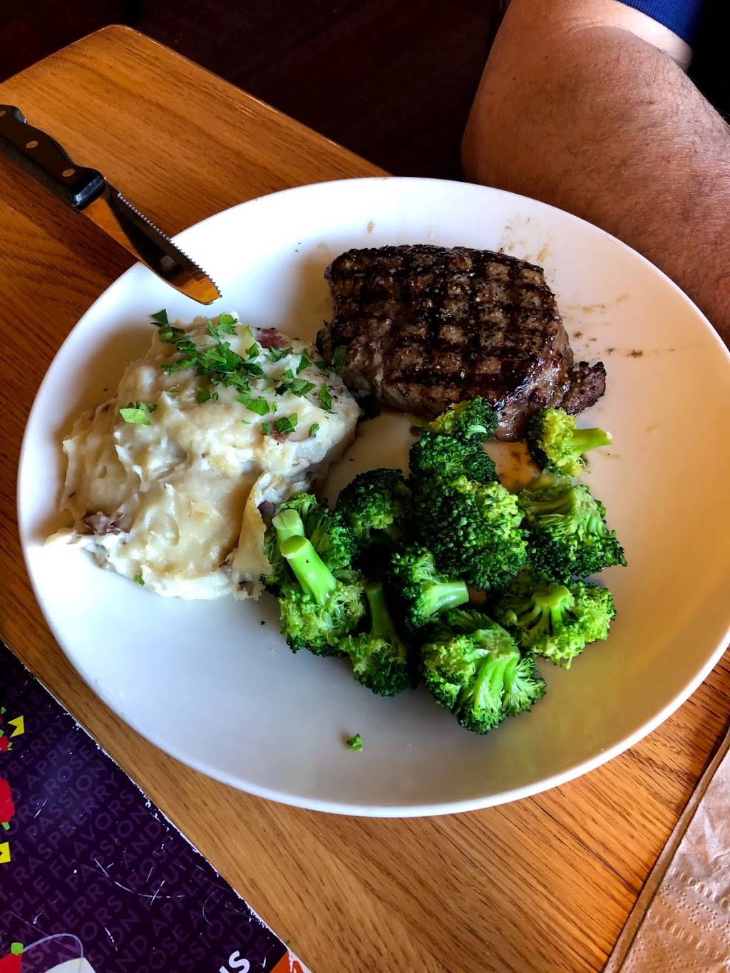 Applebees Grill + Bar | restaurant | 3250 Grand Ridge Dr NE, Grand Rapids, MI 49525, USA | 6163649492 OR +1 616-364-9492