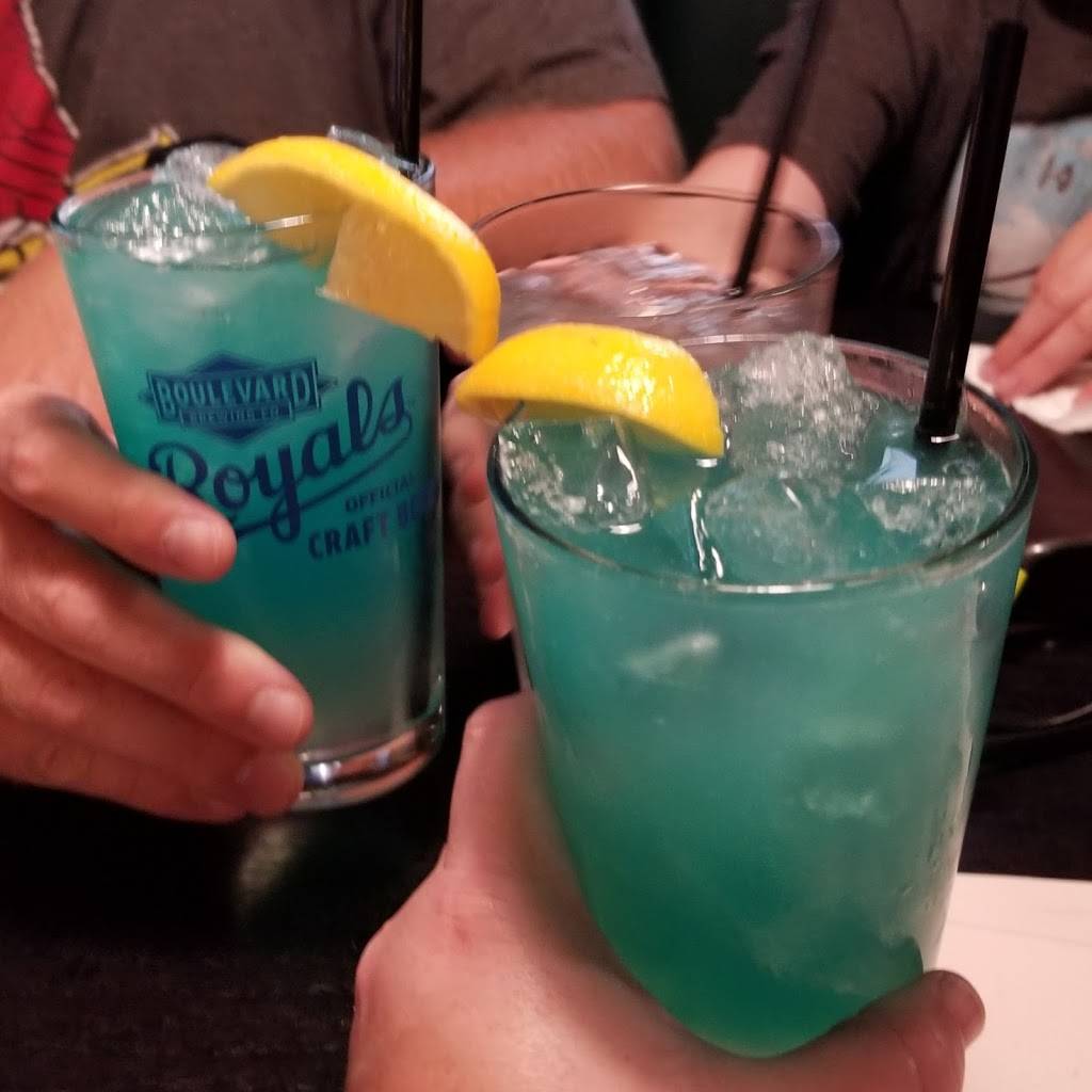 Lakewood Local | restaurant | 811 NE Lakewood Blvd, Lees Summit, MO 64064, USA | 8163817165 OR +1 816-381-7165