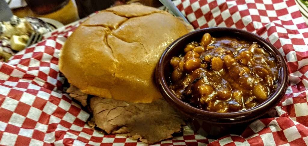 Dustins Bar-B-Que | restaurant | 1375 S Woodland Blvd, DeLand, FL 32720, USA | 3867385607 OR +1 386-738-5607