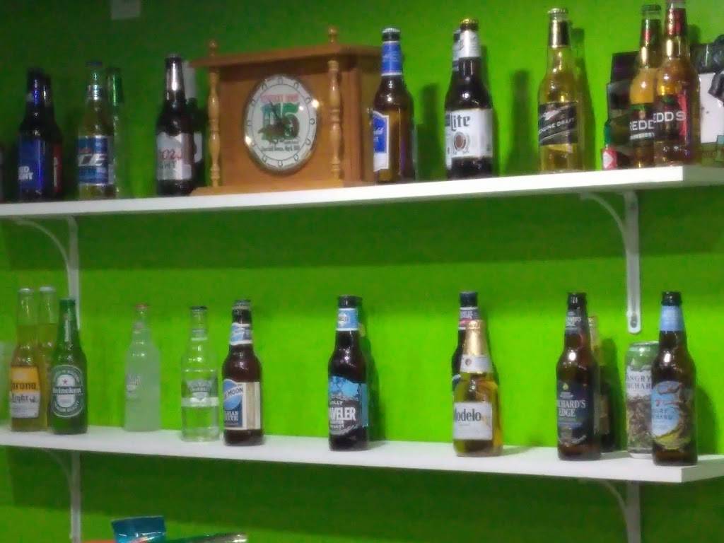 Paddock Sport Bar & Grill | restaurant | 501 W Evelyn Ave, Louisville, KY 40215, USA | 5028903033 OR +1 502-890-3033