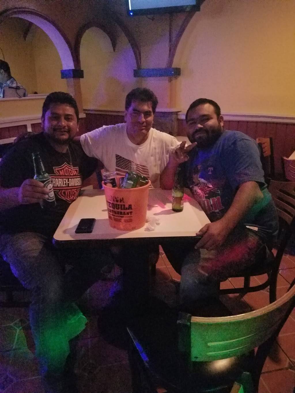 Viva Tequila | restaurant | 6186 Arlington Blvd, Falls Church, VA 22044, USA | 7035331346 OR +1 703-533-1346