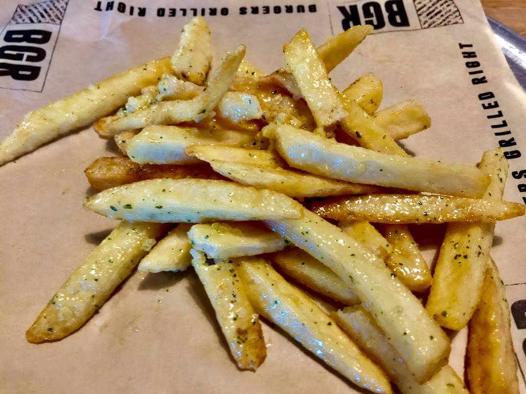 BGR The Burger Joint | restaurant | 12100 Sunset Hills Rd R7, Reston, VA 20190, USA | 5713131021 OR +1 571-313-1021