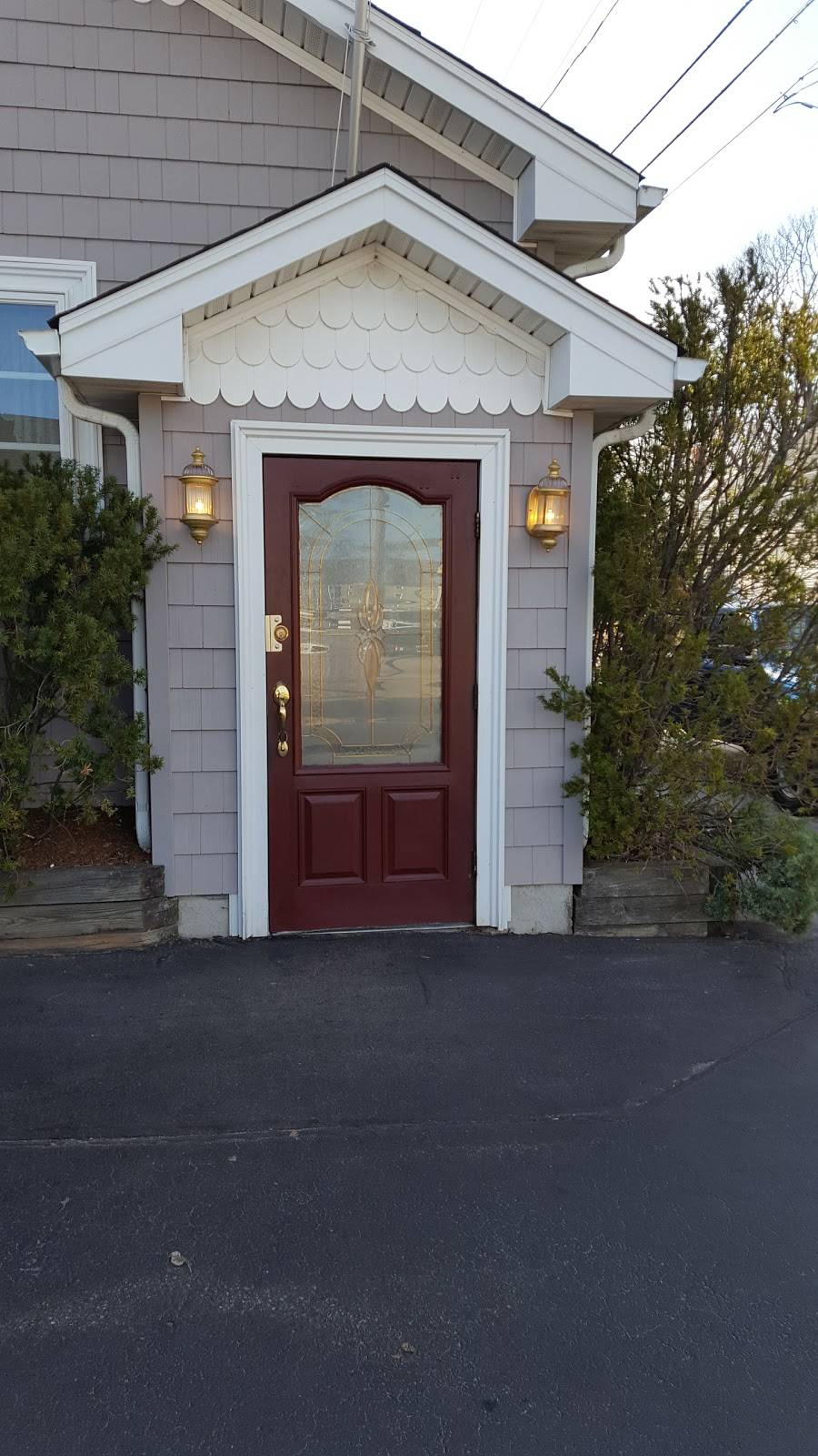 Crossroads Pub | restaurant | 133 Market St, Warren, RI 02885, USA | 4012459305 OR +1 401-245-9305