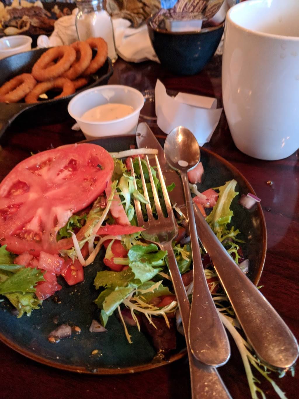 The Roots Restaurant Tavern | restaurant | 2011 Melbourne Ct, Melbourne, FL 32901, USA | 3212200636 OR +1 321-220-0636