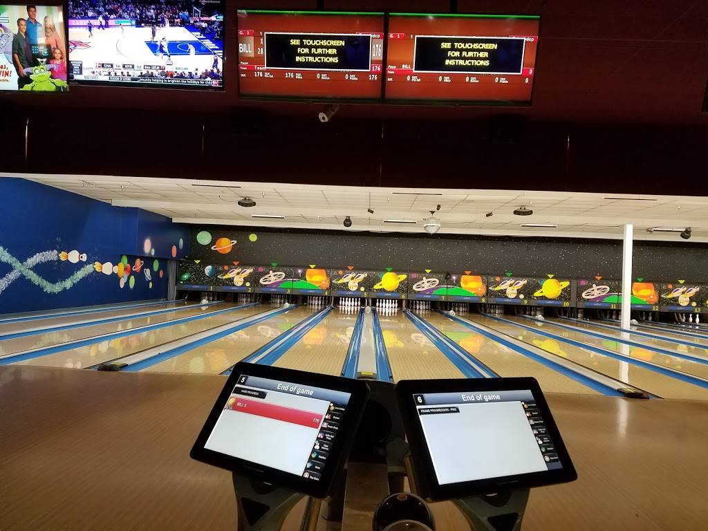 Wilsonville Lanes | restaurant | 29040 Town Center Loop E #a, Wilsonville, OR 97070, USA | 5036822346 OR +1 503-682-2346