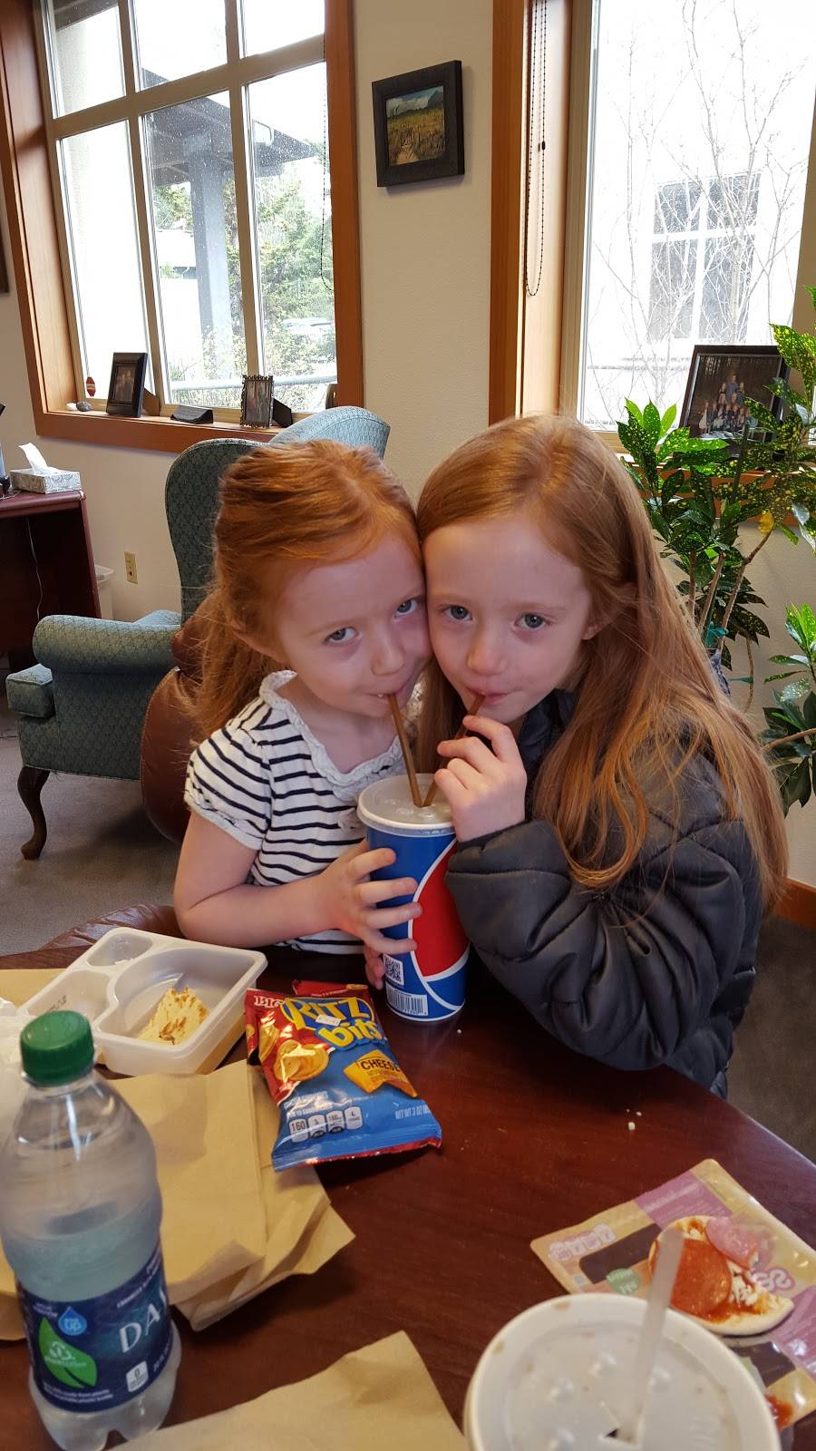 Gorilla Grill | restaurant | 419 E 4th St, La Center, WA 98629, USA | 3602634553 OR +1 360-263-4553