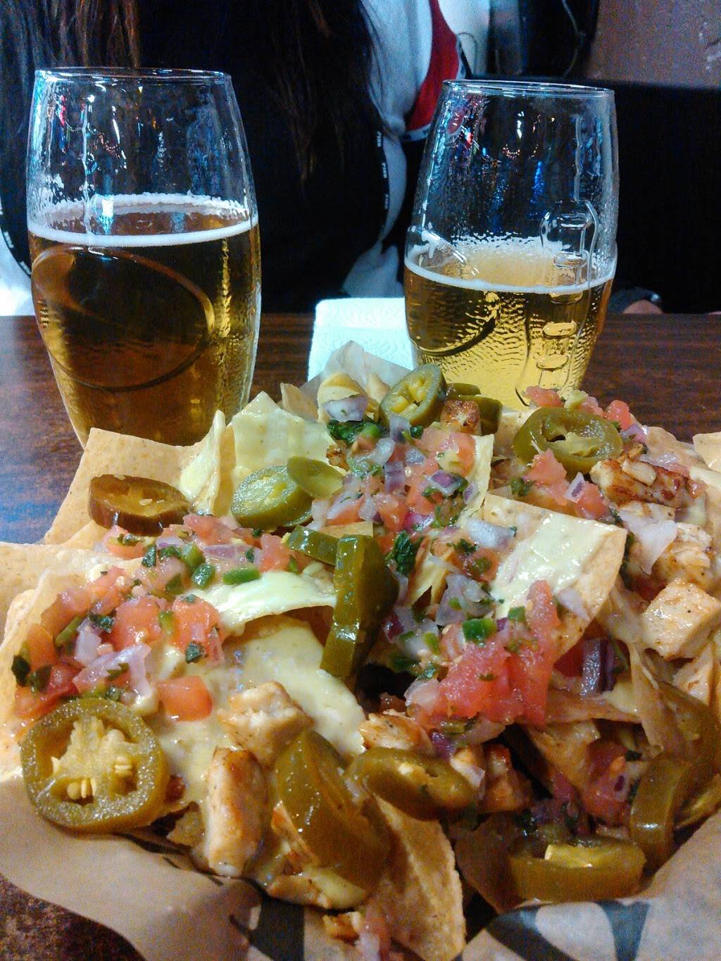 Muddy Jakes Sports Grill & Pub | restaurant | 229 Main St, Sulphur Springs, TX 75482, USA | 9038856833 OR +1 903-885-6833