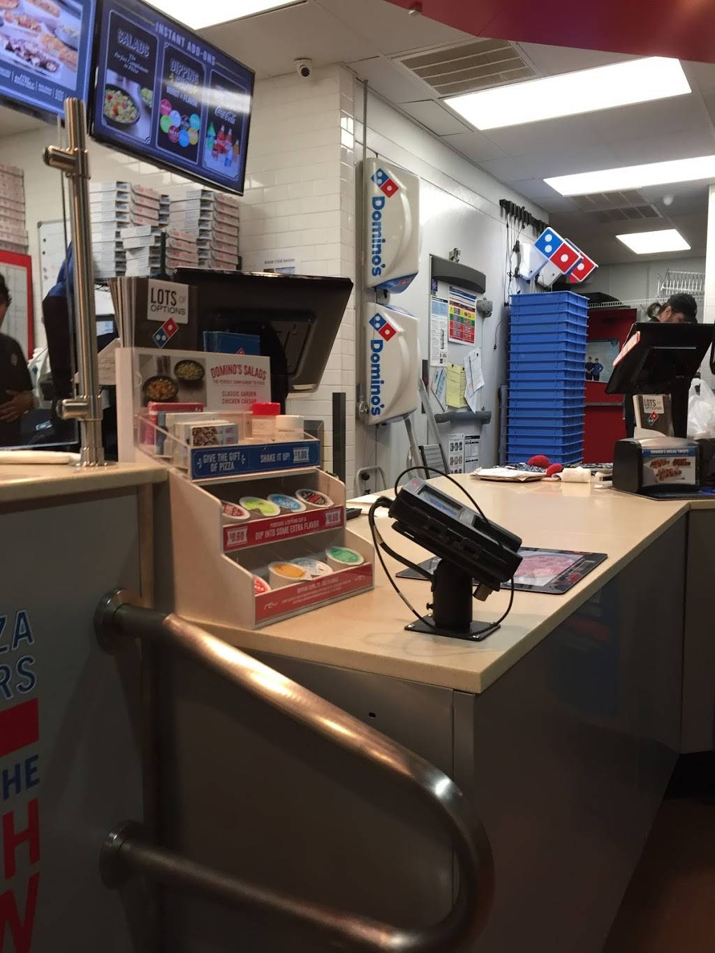 Dominos Pizza | meal delivery | 887 E Grand Ave, Carbondale, IL 62901, USA | 6184572333 OR +1 618-457-2333