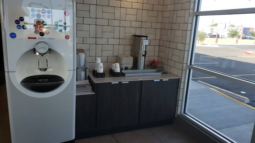 Wendys | restaurant | 2225 W Camelback Rd, Phoenix, AZ 85015, USA | 6026122122 OR +1 602-612-2122