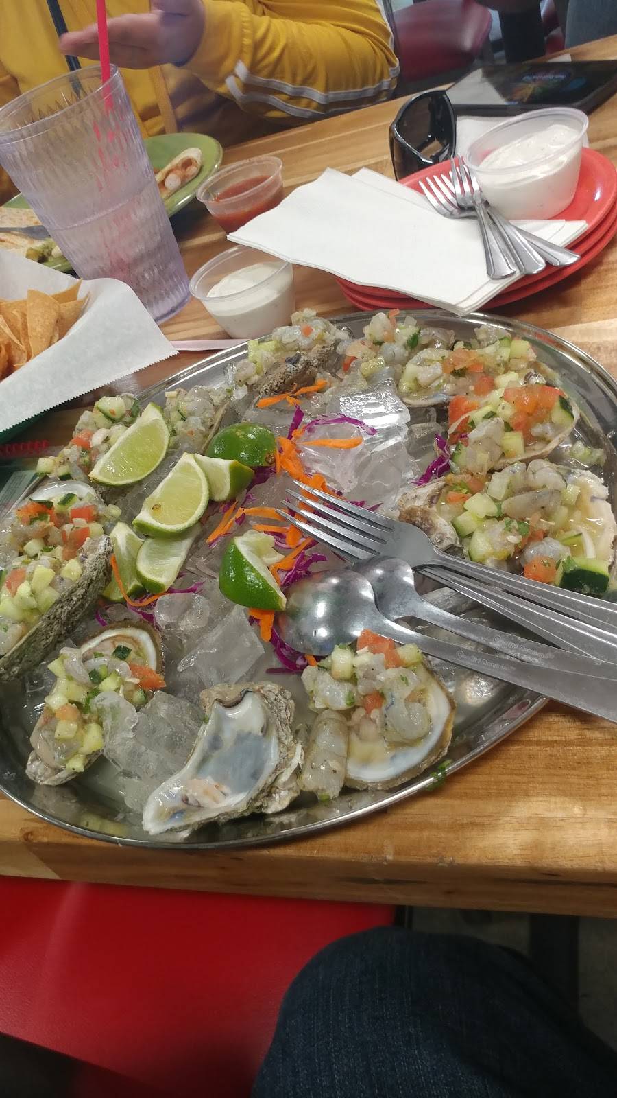 Al Cien Mariscos Mariscos Y Mas | restaurant | 636 N Avalon Blvd, Wilmington, CA 90744, USA | 4244775373 OR +1 424-477-5373