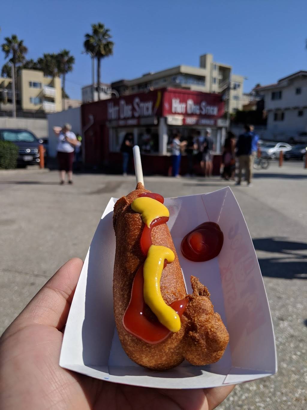 Hot Dog on a Stick | restaurant | 1633 Ocean Front Walk, Santa Monica, CA 90401, USA | 3103954673 OR +1 310-395-4673