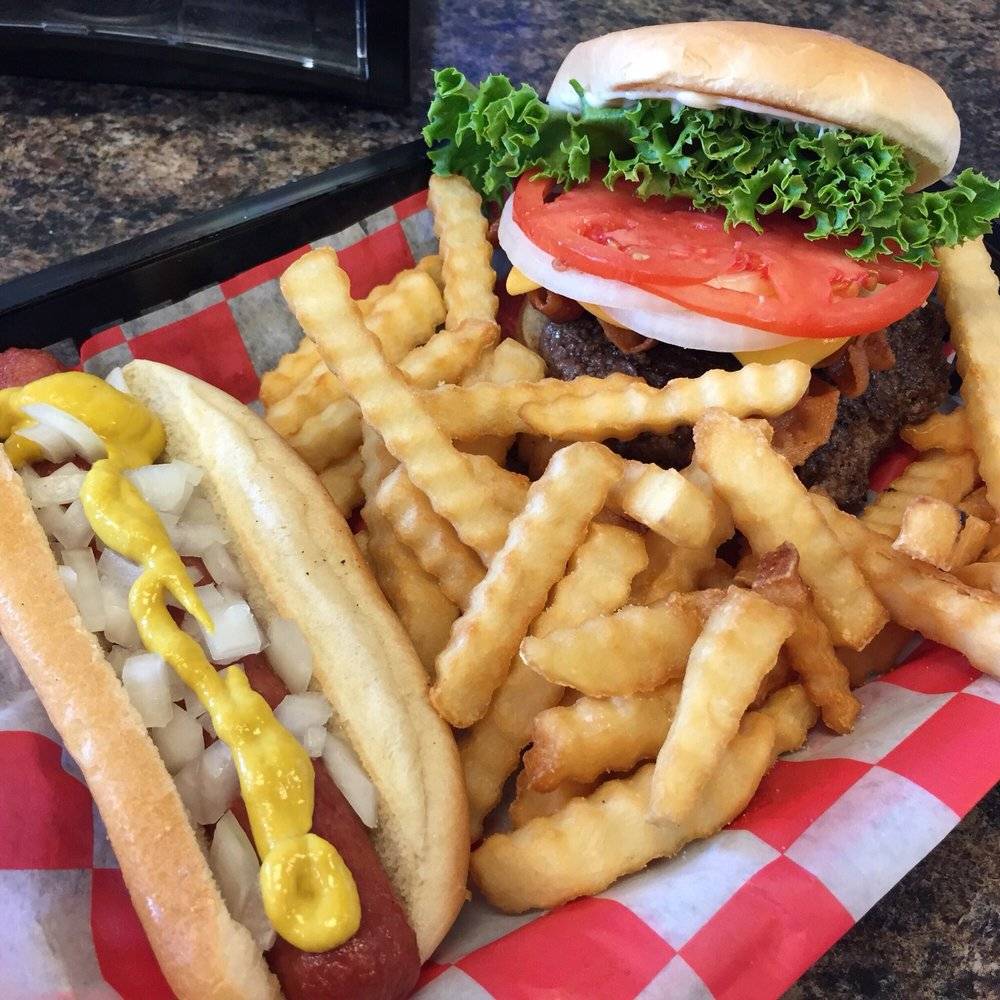 Surf Dogs | restaurant | 1464 Mt Pleasant Rd, Chesapeake, VA 23320, USA | 7578197124 OR +1 757-819-7124