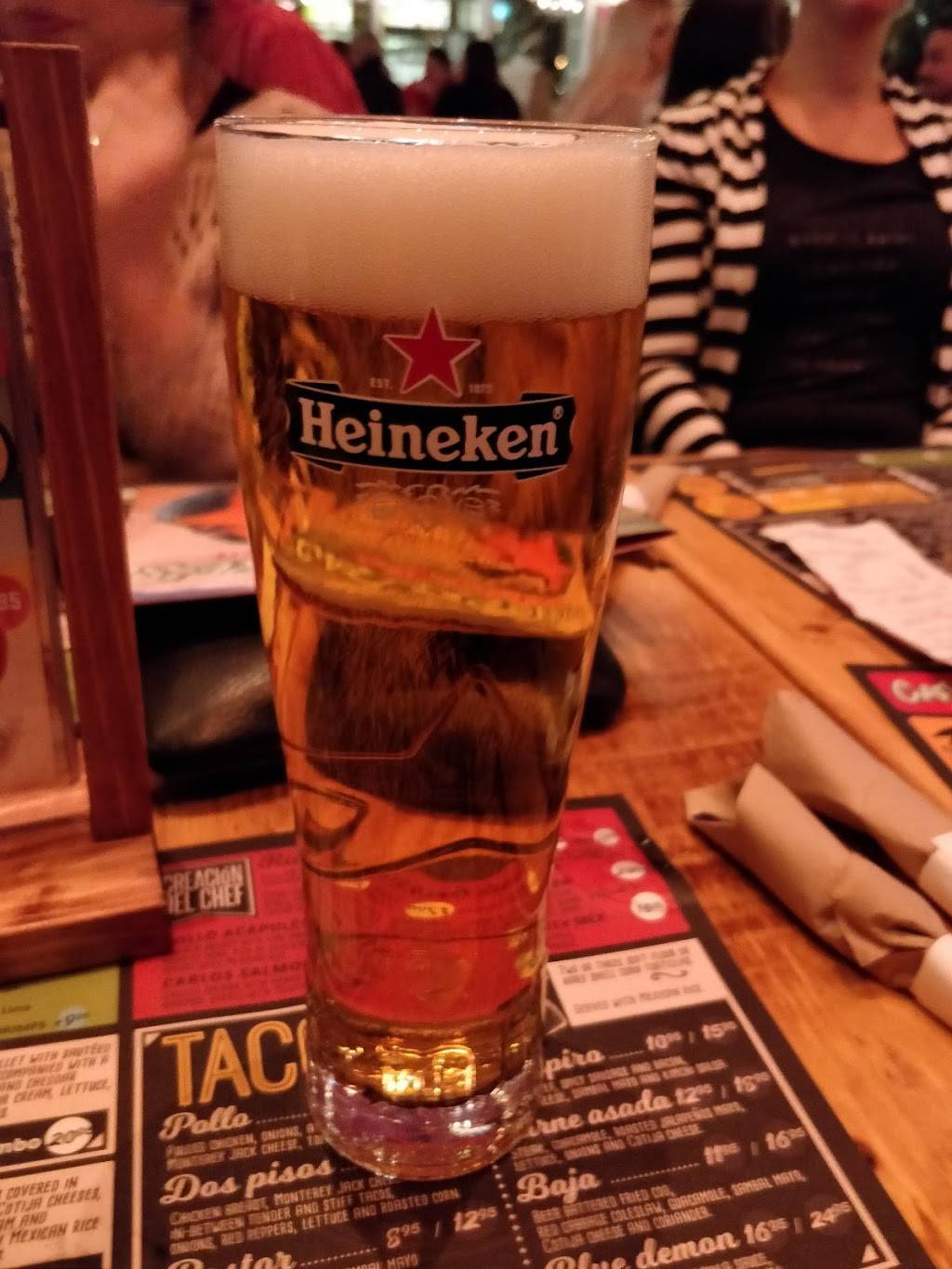 Carlos & Pepes | restaurant | 1405 Boulevard Michèle-Bohec #102, Blainville, QC J7C 5L4, Canada | 4504334141 OR +1 450-433-4141