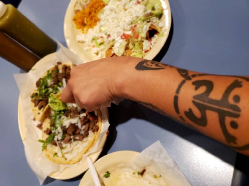 El Paraiso | restaurant | 415 Summit St, Elgin, IL 60120, USA | 8478889900 OR +1 847-888-9900