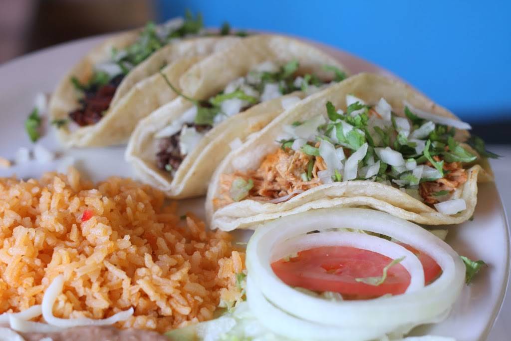 Ericks Tacos | restaurant | 1967 W Lawrence Ave, Chicago, IL 60640, USA | 7733346920 OR +1 773-334-6920
