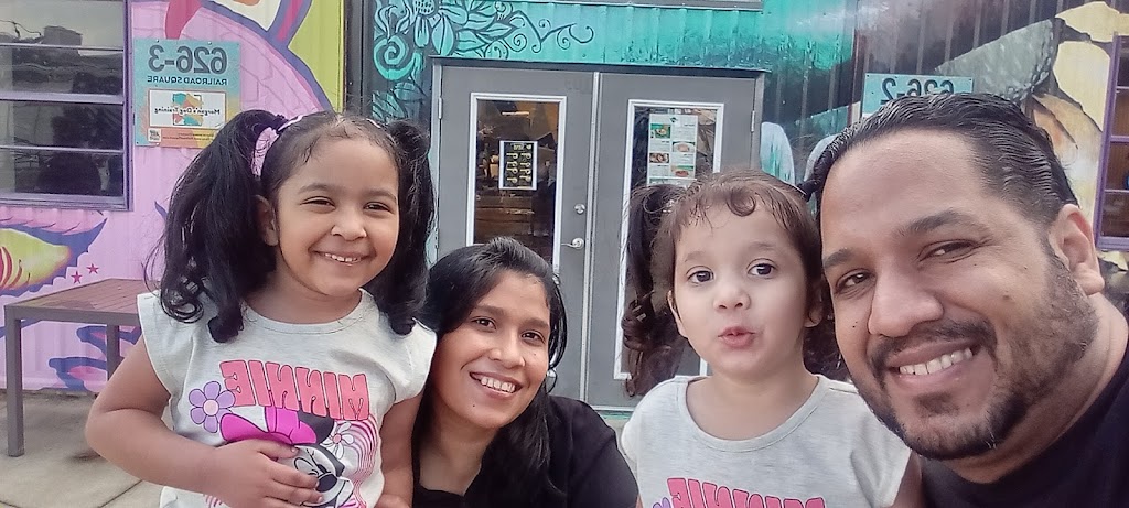 Dejavu Raild Road Square | restaurant | 626 Railroad Sq, Tallahassee, FL 32310, USA | 2295852784 OR +1 229-585-2784