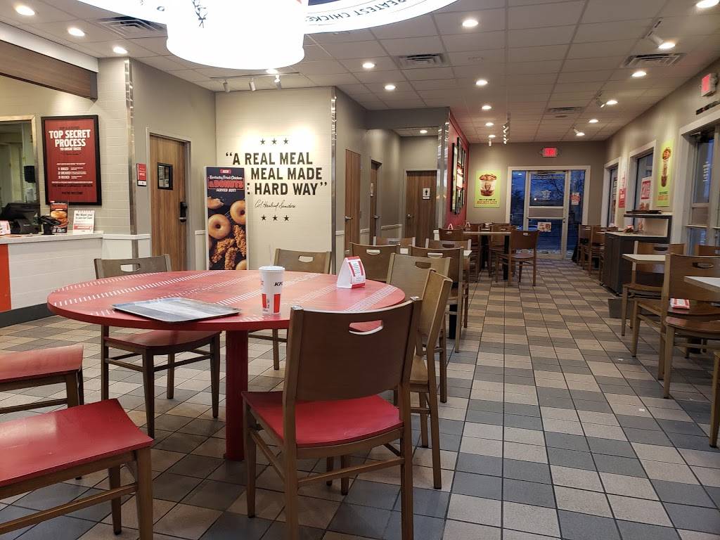 KFC | restaurant | 5813 NE Antioch Rd, Gladstone, MO 64119, USA | 8164555205 OR +1 816-455-5205