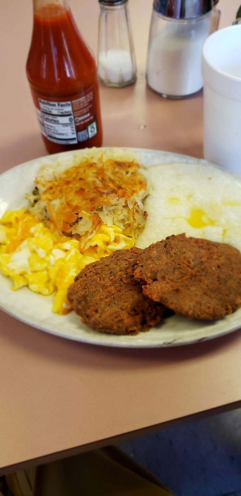 New World Restaurant | restaurant | 7927 Kinsman Rd, Cleveland, OH 44104, USA | 2169385261 OR +1 216-938-5261