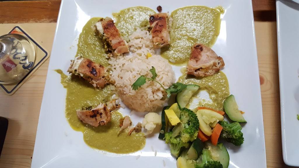 Iguanas Grill and Cantina | restaurant | 6401 White Ln, Bakersfield, CA 93309, USA | 6613817576 OR +1 661-381-7576