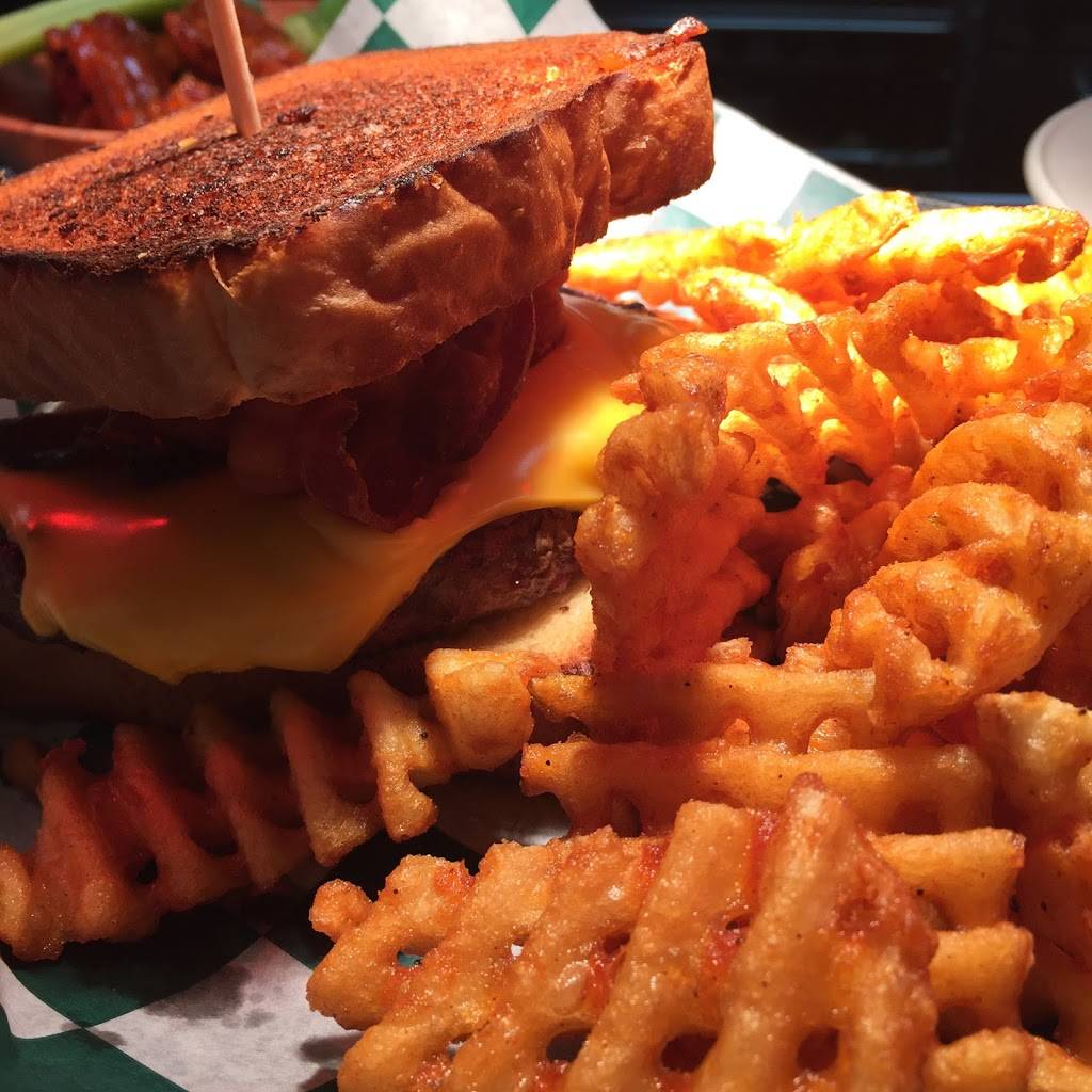 Tailgaters Sports Bar & Grille | restaurant | 337 W White Horse Pike, Egg Harbor City, NJ 08215, USA | 6098049000 OR +1 609-804-9000