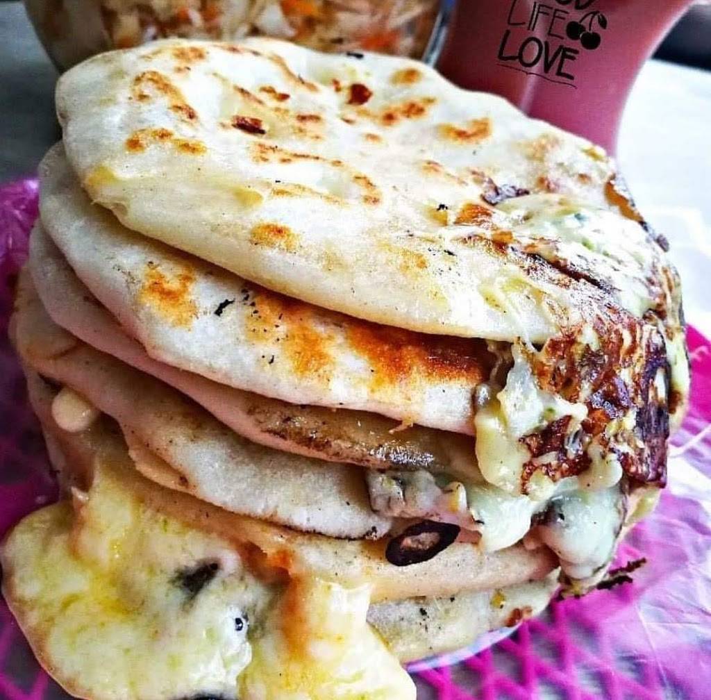 La Pupusona | restaurant | 12496 Montana Ave, El Paso, TX 79938, USA | 9155020027 OR +1 915-502-0027