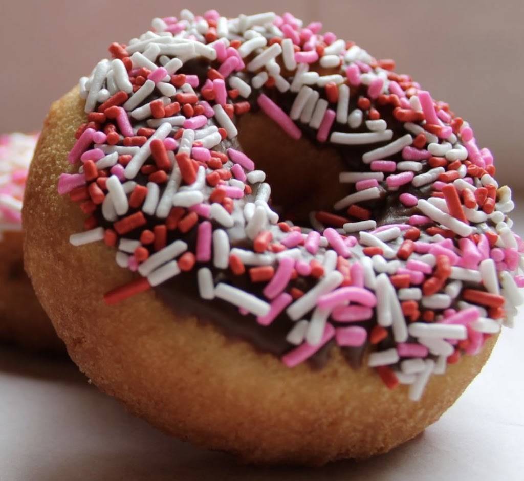 King donuts | cafe | 4417 Eagle Rock Blvd, Los Angeles, CA 90041, USA | 3232540644 OR +1 323-254-0644