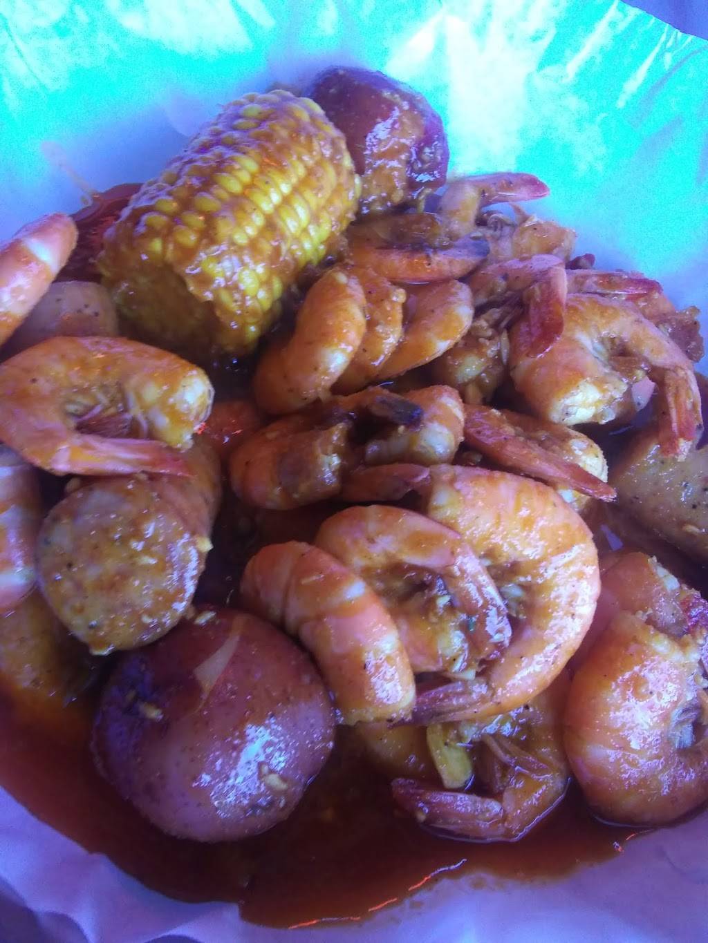 Red Claws Crab Shack | restaurant | 4629 S Cooper St #111, Arlington, TX 76017, USA | 8176425431 OR +1 817-642-5431