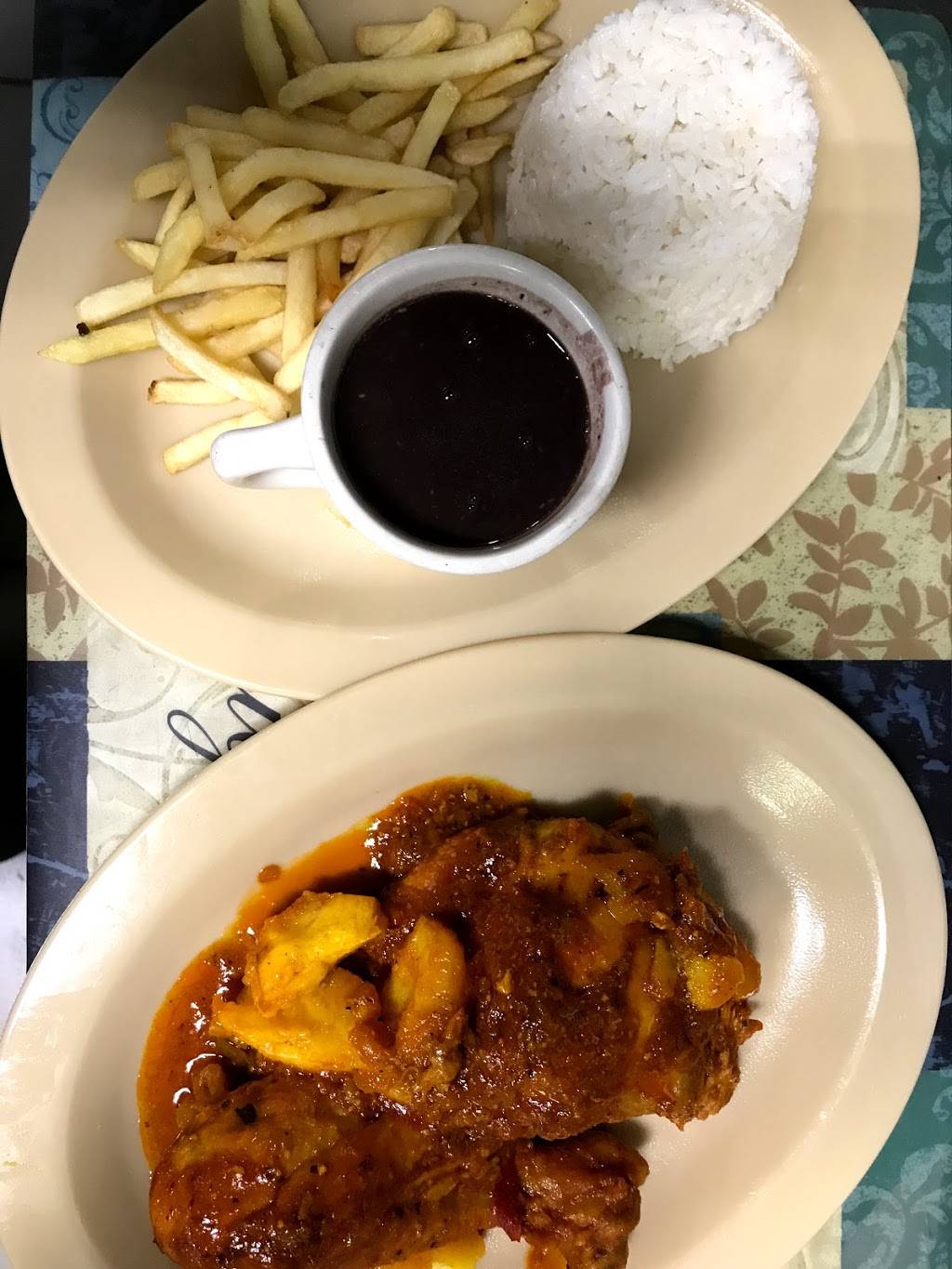 Mercedes Coffee Shop | cafe | 3595 NW 54th St, Miami, FL 33142, USA | 3056331911 OR +1 305-633-1911