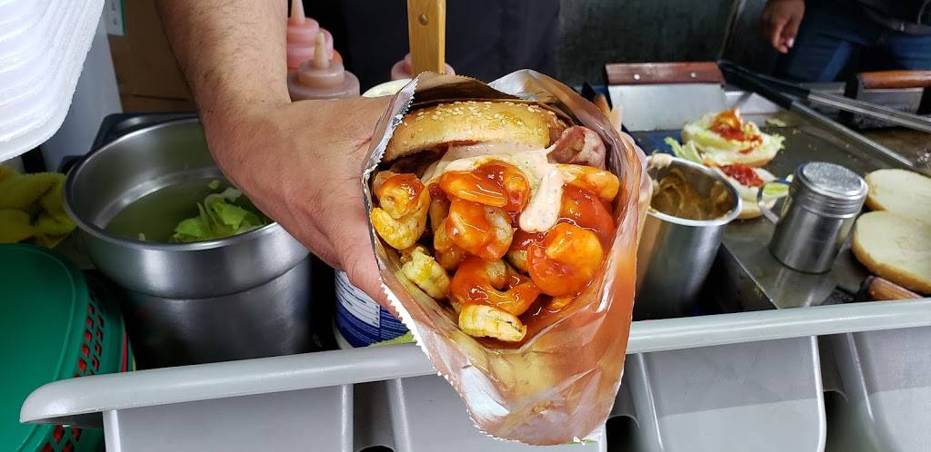 Monster Burger, Playas De Rosarito | restaurant | Emiliano Zapata 228, Predios Urbanos, Machado Sur, 22710 Rosarito, B.C., Mexico | 016611075307 OR +52 661 107 5307