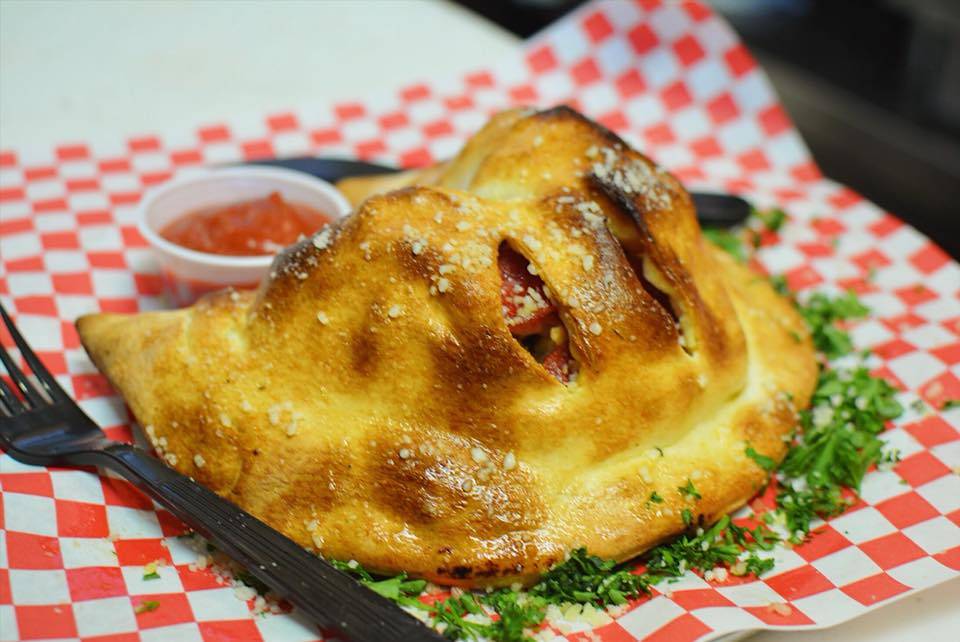 SF Hole in the Wall Pizza | meal delivery | 3244 Scott St, San Francisco, CA 94123, USA | 4157752583 OR +1 415-775-2583