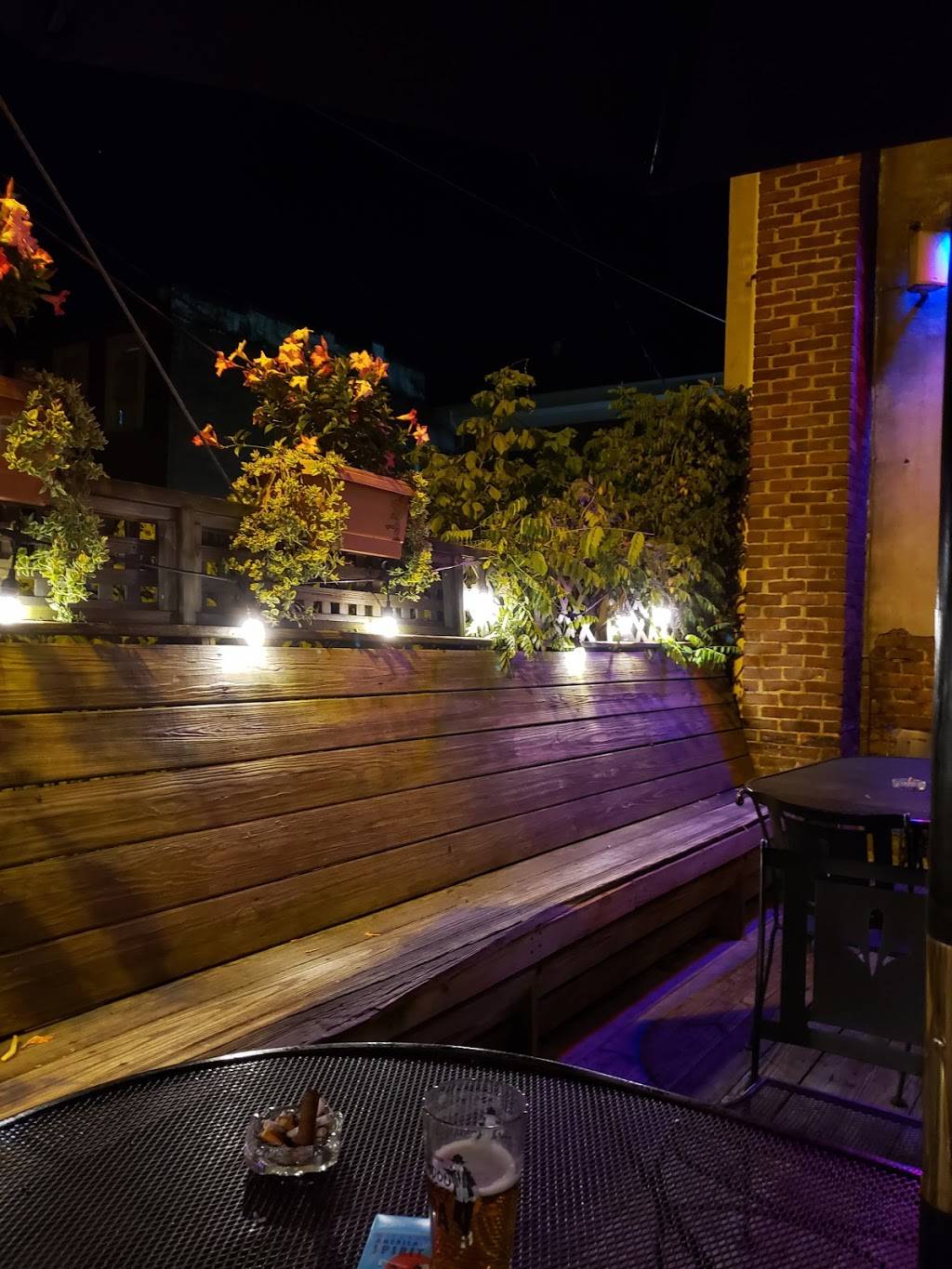 Black Rose Public House | restaurant | 222 N Main St, Hendersonville, NC 28792, USA | 8286982622 OR +1 828-698-2622