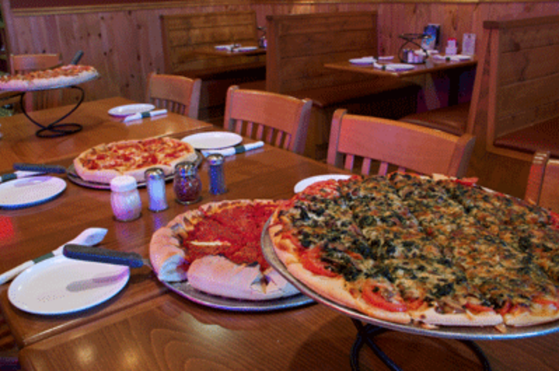 Charlie Foxs Pizzeria & Eatery | meal delivery | 3341 W Main St, St. Charles, IL 60175, USA | 6304438888 OR +1 630-443-8888