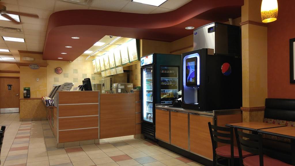 Subway | restaurant | Simcoe Plaza, 307 Blake St, Barrie, ON L4M 1K7, Canada | 7055035001 OR +1 705-503-5001