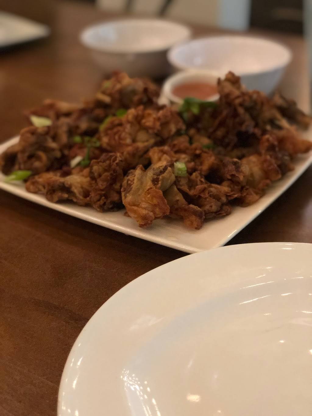 The Noypitz Bar & Grill | restaurant | 333 S Alameda St SUITE 115, Los Angeles, CA 90013, USA | 2139887326 OR +1 213-988-7326