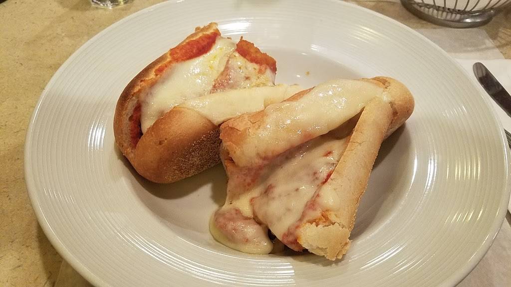 Filettos | restaurant | 297 Clay Pitts Rd, East Northport, NY 11731, USA | 6312663700 OR +1 631-266-3700