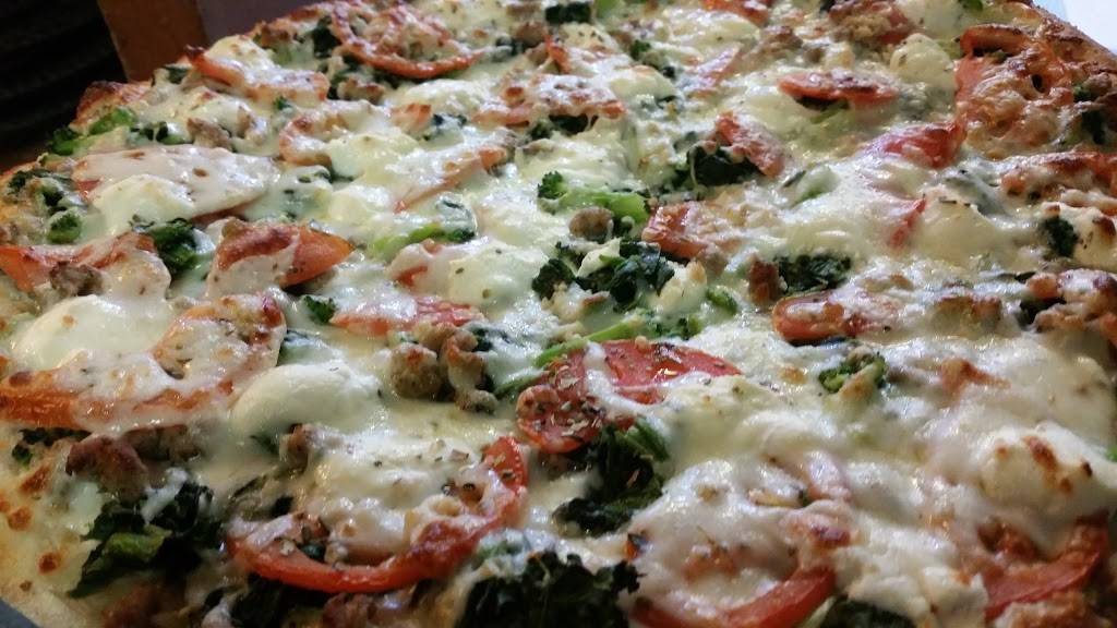 Pizza Market | restaurant | 190 Lake St, Auburn, ME 04210, USA | 2077820073 OR +1 207-782-0073